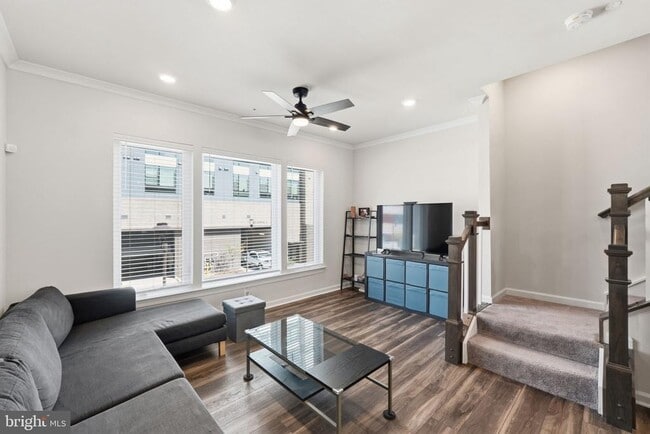 Foto del edificio - 16122 Columbus Ave