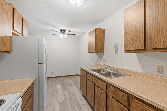 Building Photo - Spruce Place Apartments