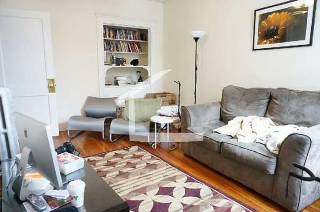 Two Bedroom // Allston - Union Square - Two Bedroom // Allston - Union Square Apartment