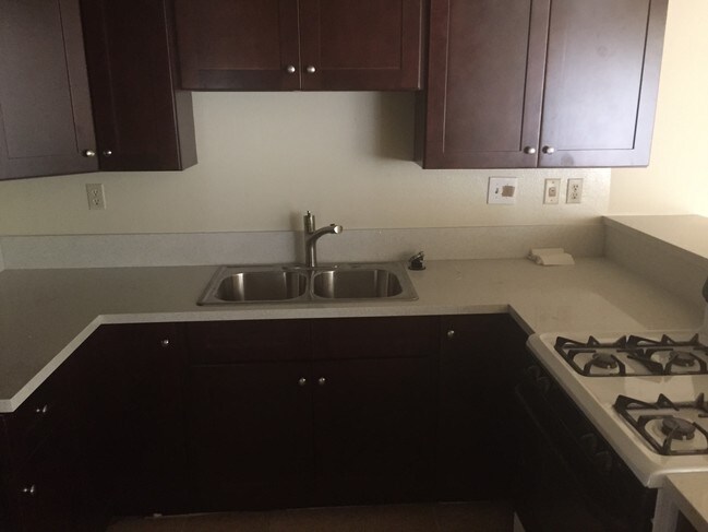 Foto del edificio - 343 W Lomita Ave