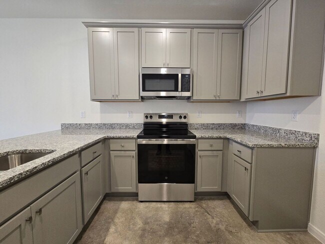 Building Photo - 907 Cherry Laurel Ln