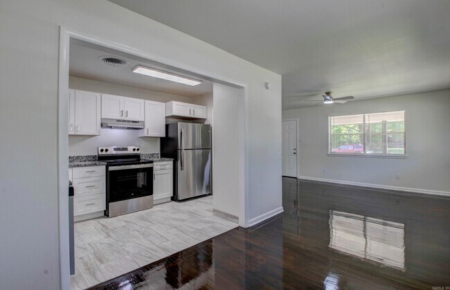 Foto del edificio - 323 Nebling Rd
