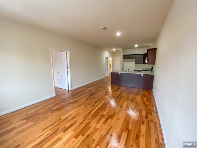 Foto del edificio - 499-505 Kearny Ave