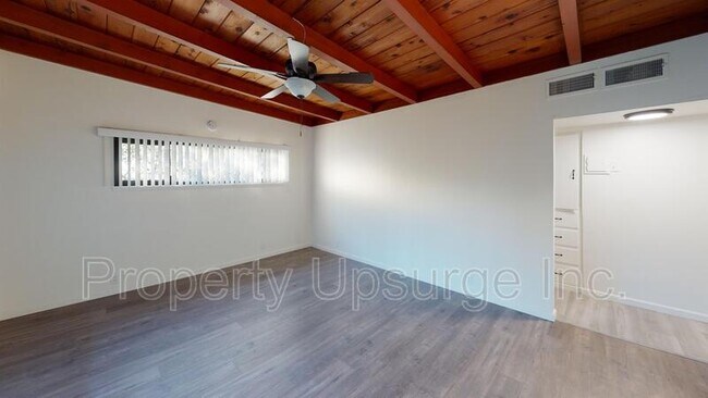 Foto del edificio - 1018 West St
