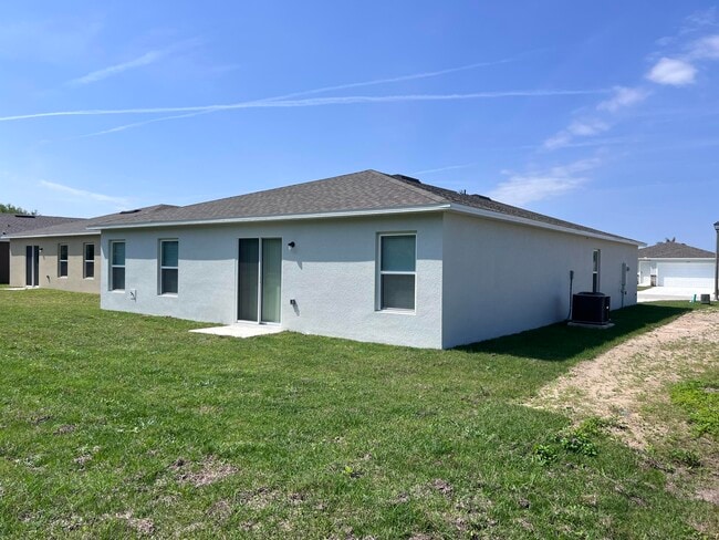 Building Photo - 1385 Stone Ridge Cir