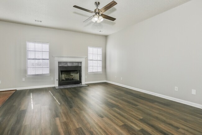 Foto del edificio - 503 Griffis Rd