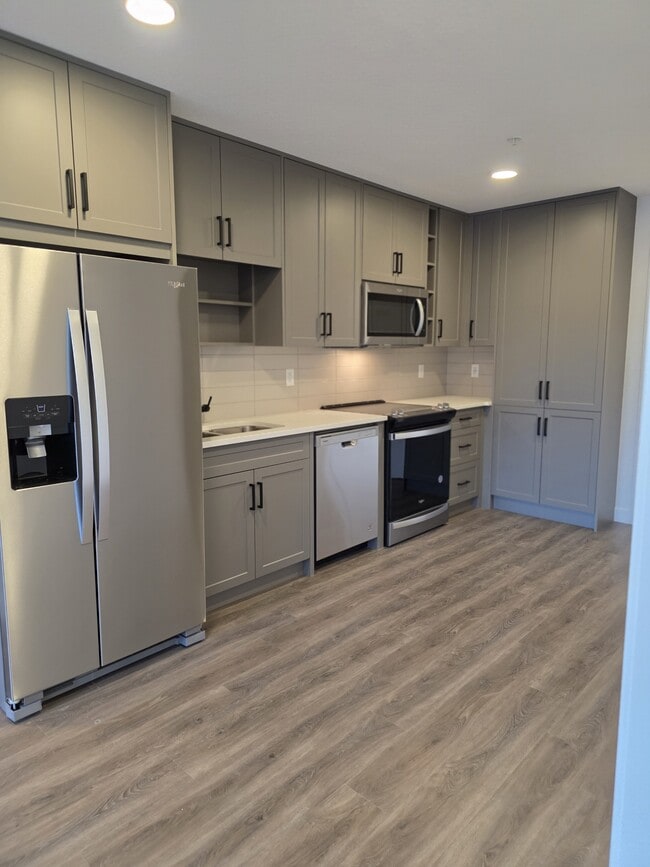 Building Photo - 350-3350 Livingston Common NE