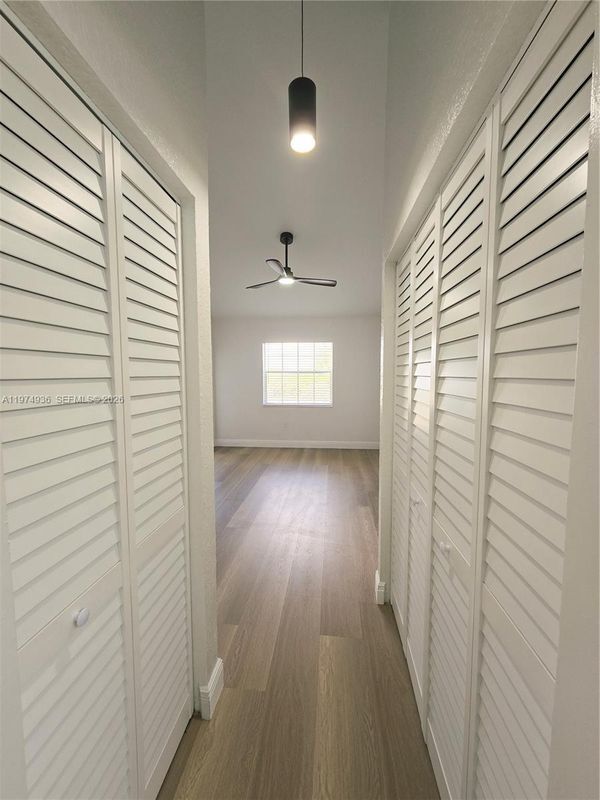 Foto del edificio - 2881 N Oakland Forest Dr