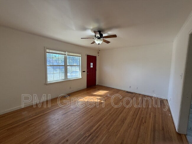 Foto del edificio - 6407 E King St