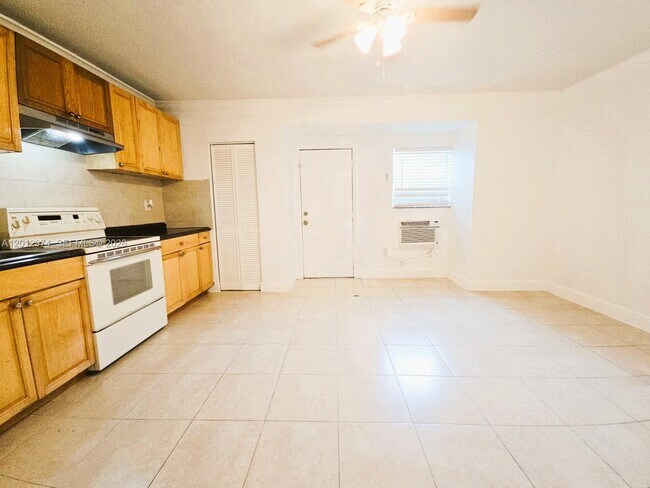 Foto del edificio - 1020 NW 6th St