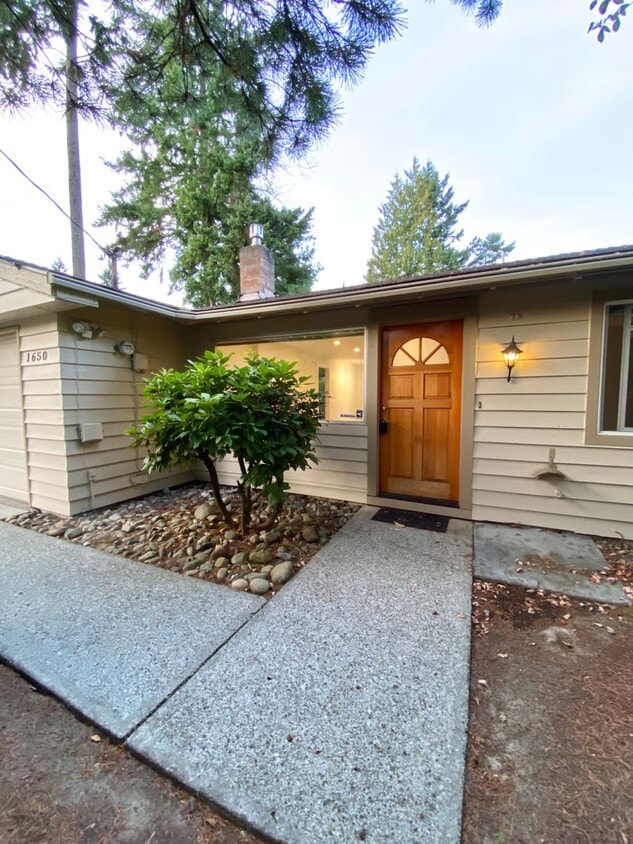 Primary Photo - 3bd/1ba House in Bellevue