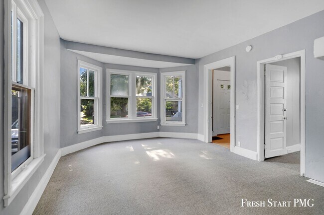 Building Photo - Charming 3-Bedroom Home in the Heart of Ka...