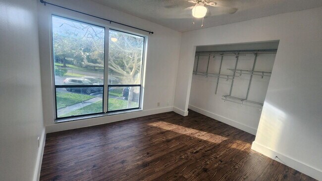 Foto del edificio - 517 Dotterel Rd