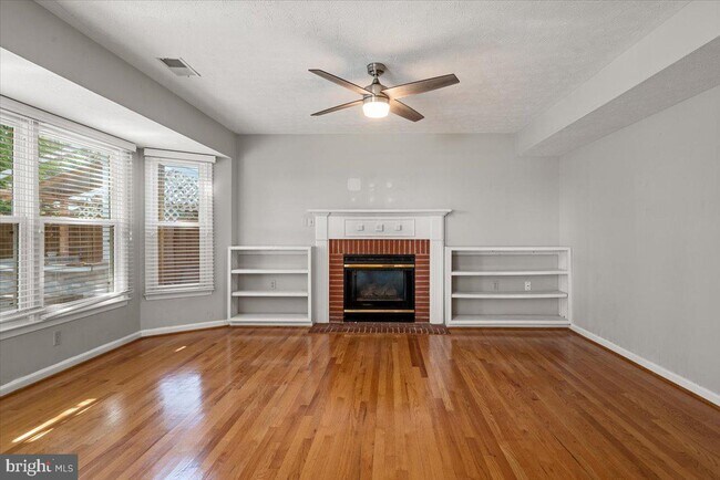 Building Photo - 2636 Stonegate Dr