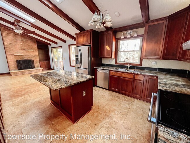 Building Photo - 4 br, 3 bath House - 232 Craig Dr.