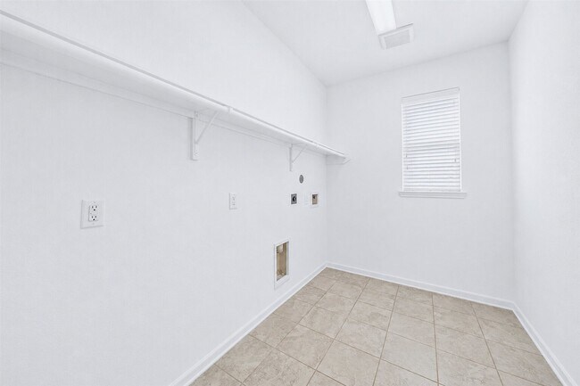 Foto del edificio - 22406 Newcastle Waters Ct