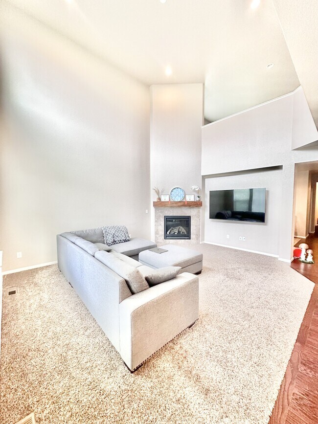 Building Photo - 6626 Tuxedo Park Rd