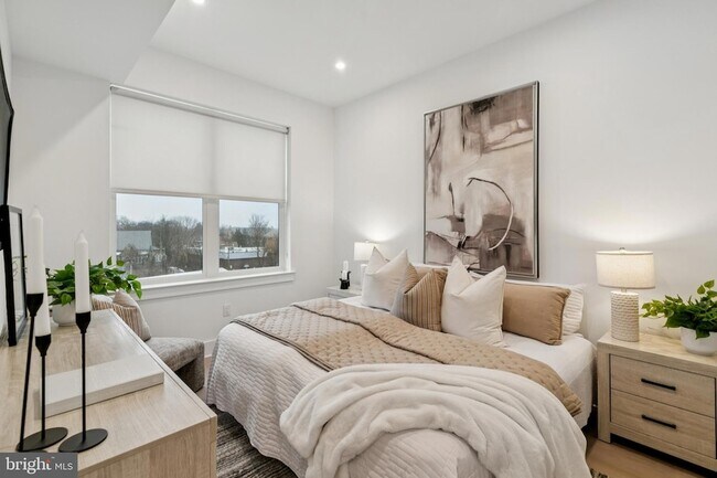 Foto del edificio - 30 W Allens Ln