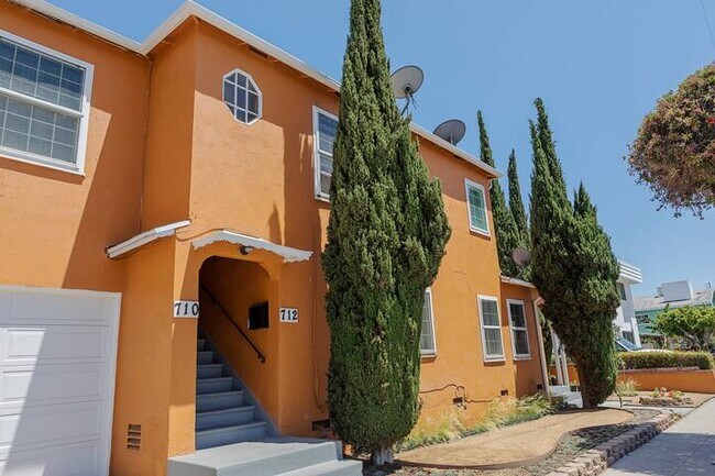 Building Photo - 714 S Eucalyptus Ave
