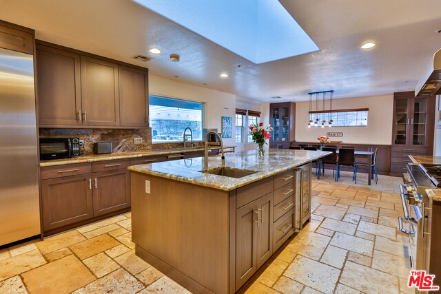 Foto del edificio - 13136 Elizabeth Lake Rd