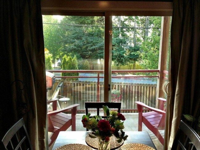 Balcony - 8240 126th Ave NE