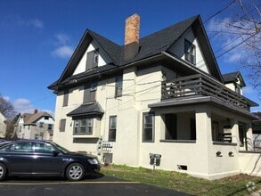 Building Photo - 518 S Rose St