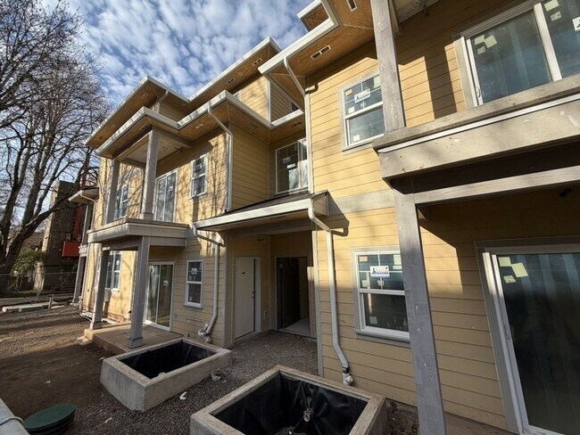 Photo - Lincoln St. Apartments