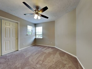 Building Photo - 16130 Canaridge Dr