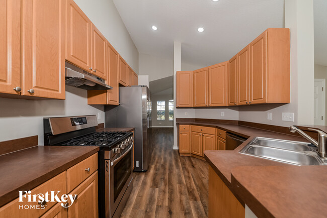 Building Photo - 6528 Bridgecrest Dr