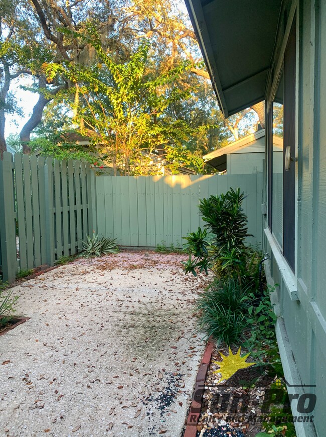 Foto del edificio - 136 Pine Cone Trl