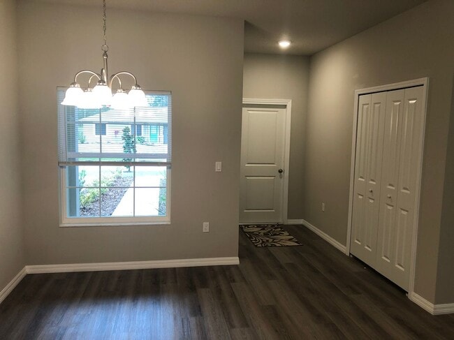 Foto del edificio - 35 Wood Arbor Ln