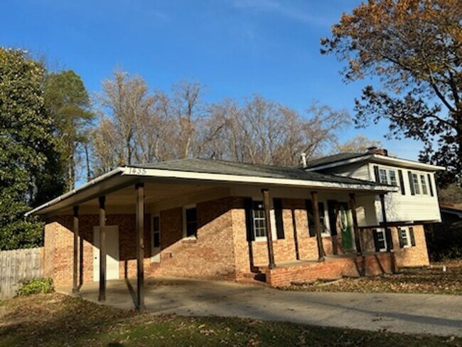 Foto del edificio - 1435 Marlborough Rd