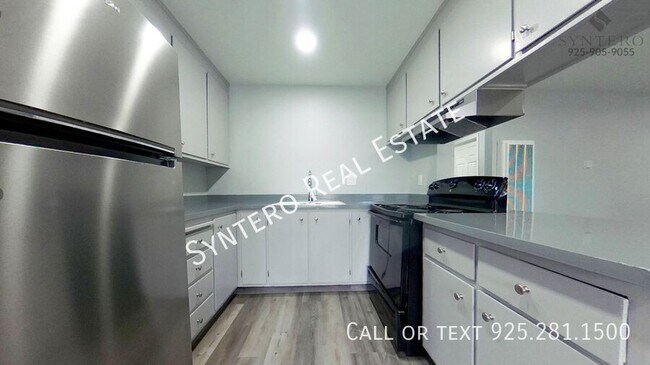 Building Photo - Glazier Dr 1524-09