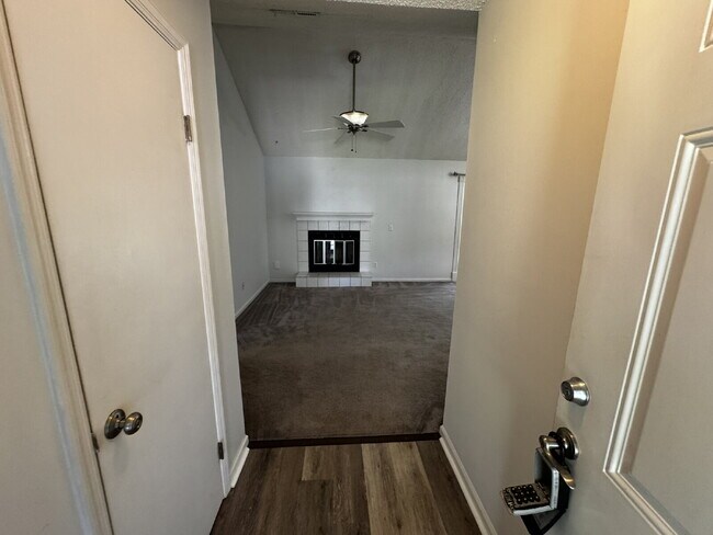 Foto del edificio - House for Rent