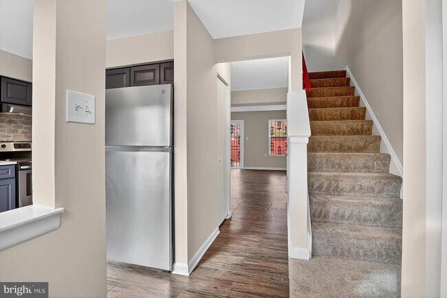Building Photo - 814 Showell Ct