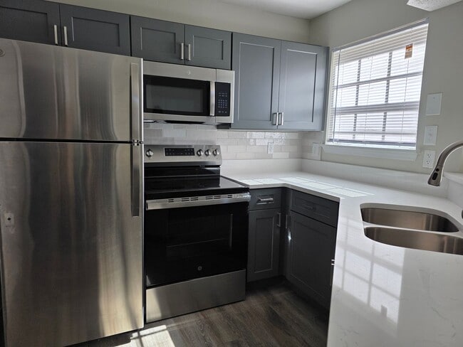 Interior Photo - Pebble Creek at Lake Mary