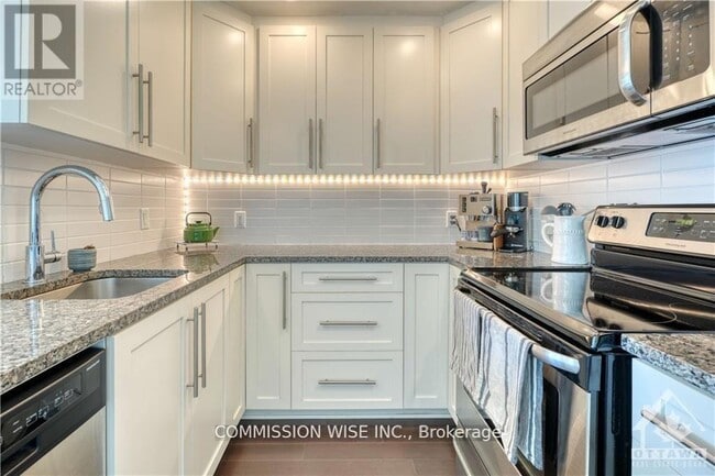 Building Photo - 238 Besserer St