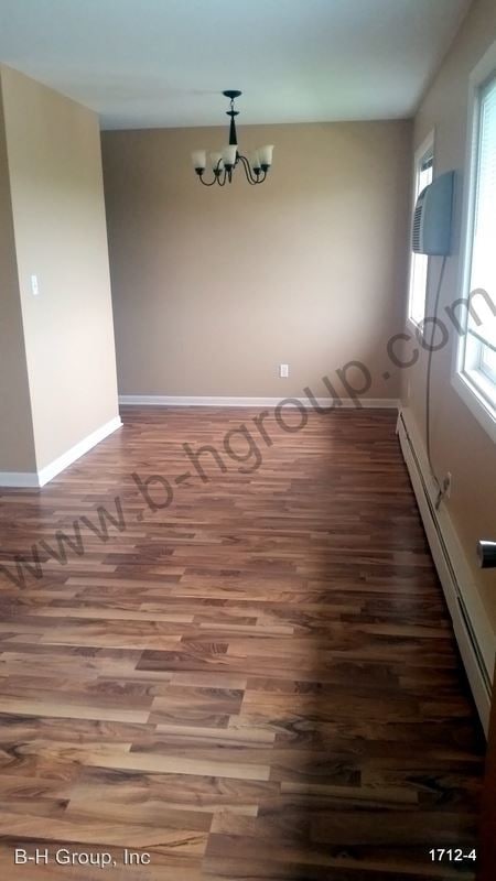 Building Photo - 1706 Milldrum St