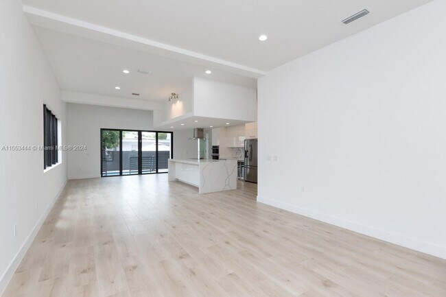 Foto del edificio - 3030 SW 21st St