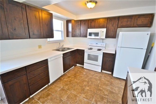 Building Photo - Stunning 4 Bedroom Taylorsville Home