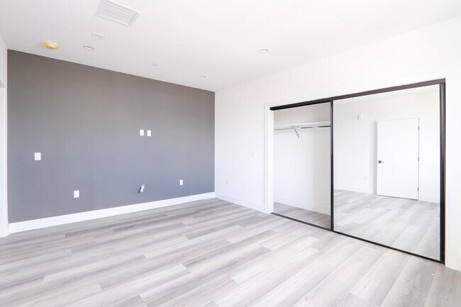 Building Photo - 11155 Huston St