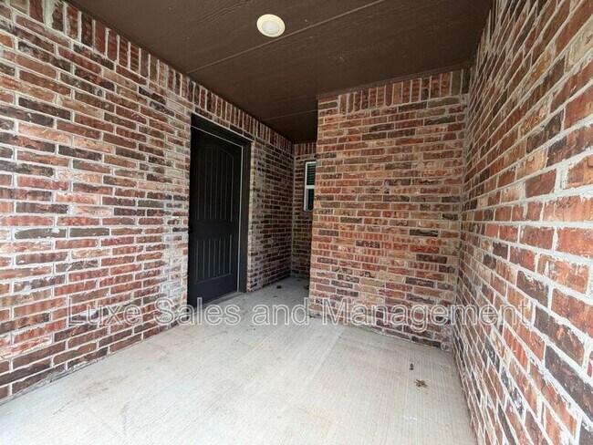 Building Photo - 404 Chalk Hill Ct