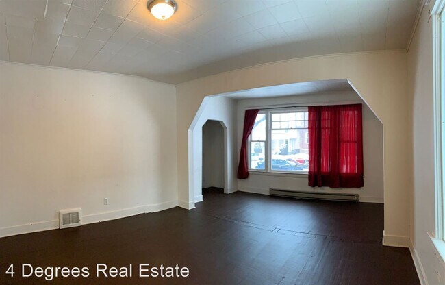 Building Photo - 5028 N Nelson St
