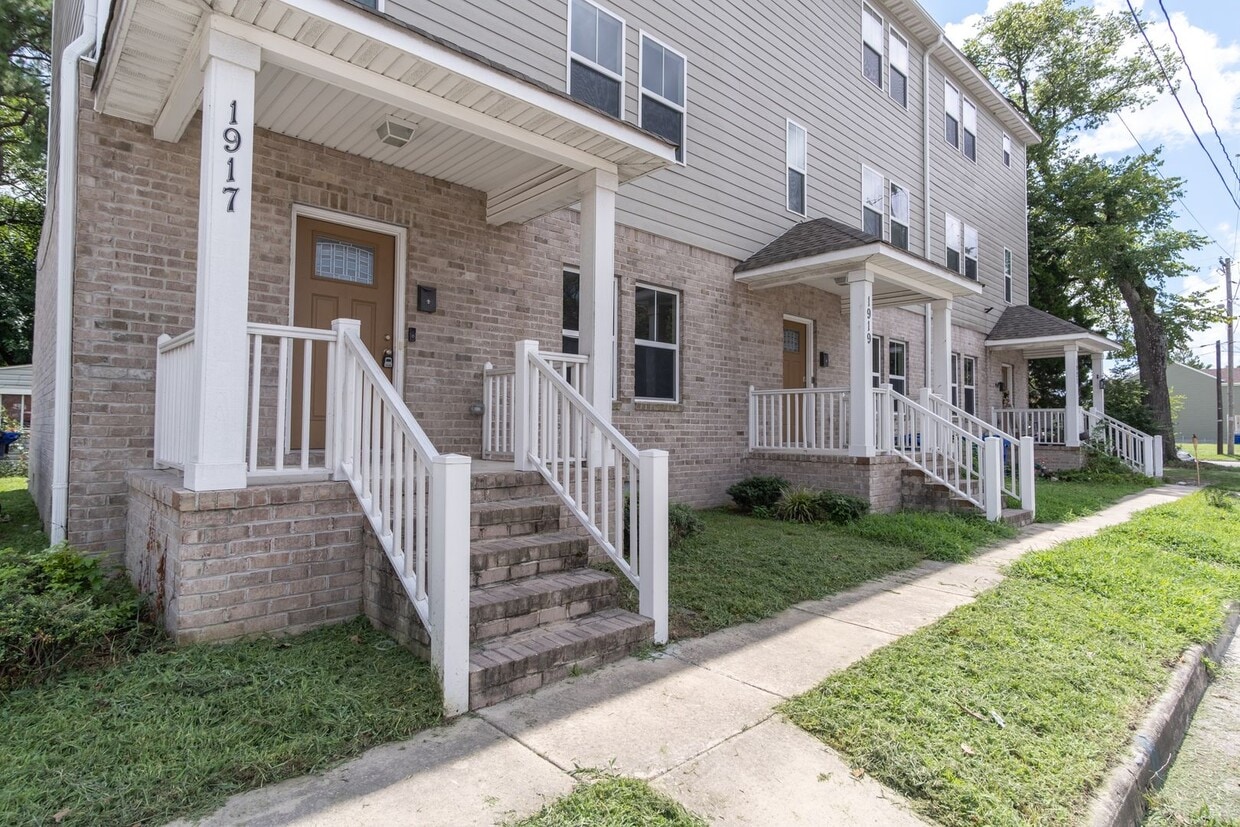 Primary Photo - MOVE IN READY 3 Bedroom!