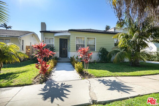 Foto del edificio - 2431 Walgrove Ave