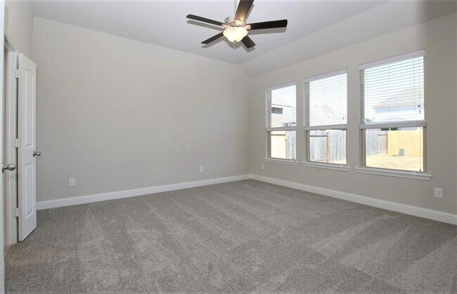 Foto del edificio - 8202 Aleppo Pine Ln