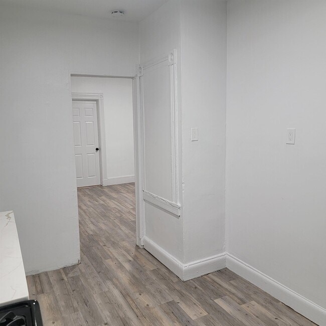 Building Photo - 515 Palisade Ave