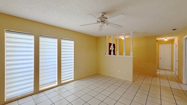 Photo - 889 Hendry Dr (Orlando, FL) House
