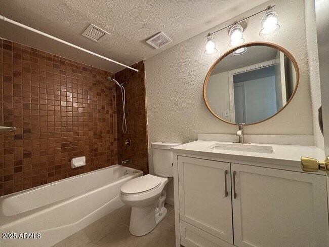 Foto del edificio - 14015 N Hampstead Dr