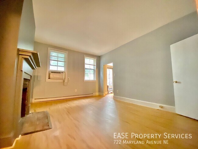 Foto del edificio - 722 Maryland Ave NE